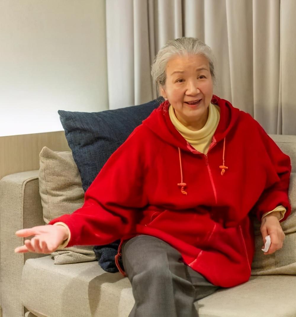 香奶奶首款毛衣，时尚历史的经典标杆