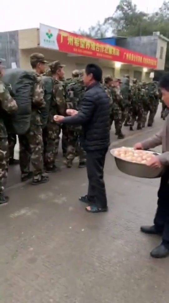 探索历史影像，早期参军入伍视频的启示