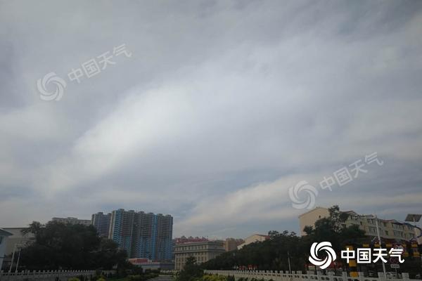 气象专家如何预测台风巴威并应对极端天气事件，最早预报解读