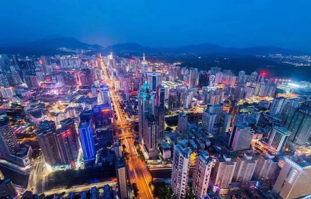深圳最早楼盘价格图片，追溯房地产发展的历史印记