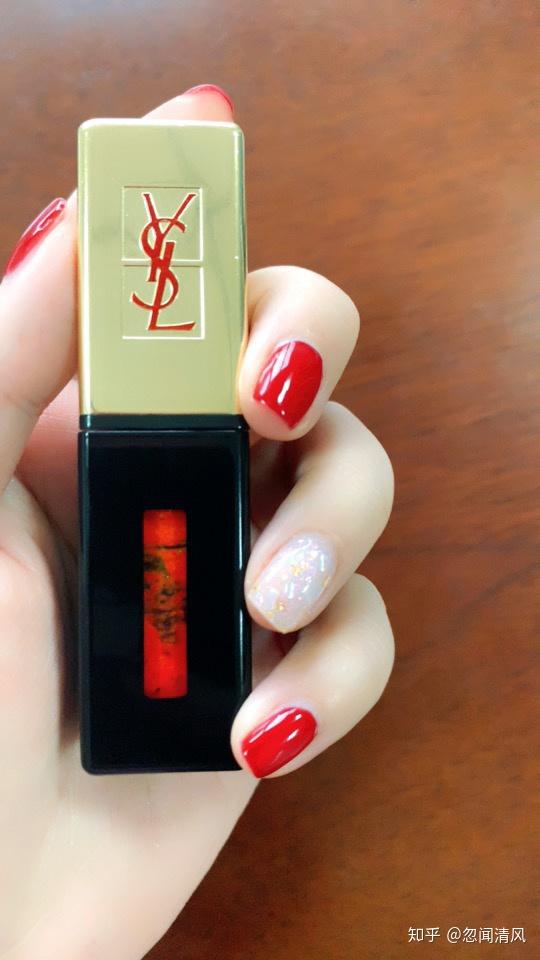 圣罗兰唇釉最早款，经典传奇，时尚美妆界的翘楚之选