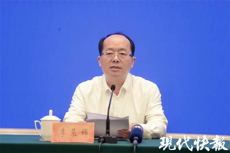 揭秘李荣锦，早期足迹与未知故事的探寻