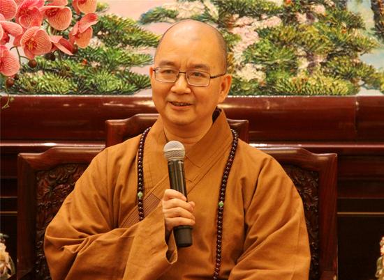 学诚大和尚的成长与贡献，佛教领袖的探寻之路