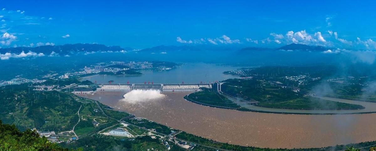 武汉长江洪峰来袭，城市安全挑战与应对策略