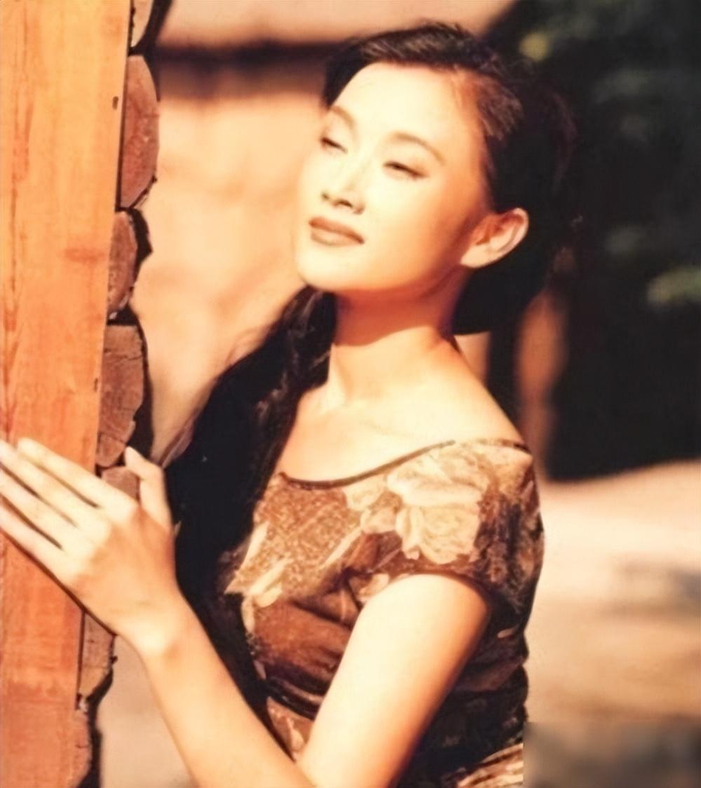 歌舞团与扣子的故事起源