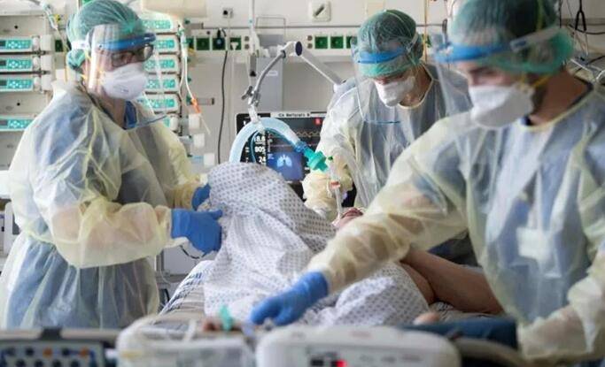 美国新冠疫情早期死亡人数及其影响探究